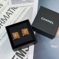 Chanel 23C 粉色方糖耳釘