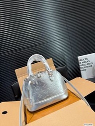 聖誕節精選‼️全新2️⃣星期到貨‼️LV alma 貝殼包
