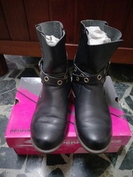 降價 DR KAO 黑色氣墊短靴 25 #龍年行大運