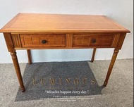 一款高質素高顏值的全實木北美小鎮鄉村風格多功能實用小書枱～書桌，附設两個大抽屉，線條簡約優雅大方～實用又美觀 特價中 100x50x76cm