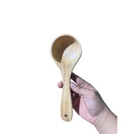 Rubber Wood Ladle Long Handle Size: 8.2X21.5X4.2 cm.