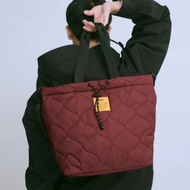 【熱門預購】KiU 加厚抽繩束口托特包 (四色) K475