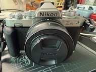 Nikon Zfc 銀色相機連鏡頭