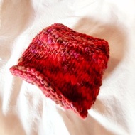 像乾媽店裡賣的辣味魷魚片。脖圍髮圈