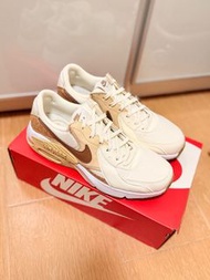 全新有盒Nike Air Max Excee 女款運動鞋 水松拼接奶茶文青配色 40號 購自日本 新年新鞋行好運 馬年