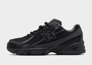 New Balance 740 - Black