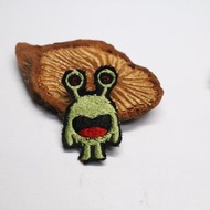 牛油果色大眼蛙刺绣胸针胸花/萌系列刺绣贴片胸针