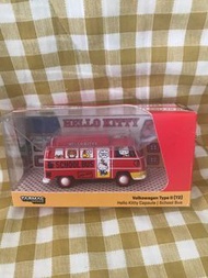 TARMAC Hello Kitty School Bus