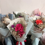 單朵粉紅精美花束/禮品/永生花/不凋花/乾燥花/滿天星