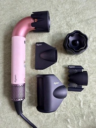 Dyson Supersonic r 風筒HD17 非常新 有單 半年前買，只用過幾次。hk$2650  *為防騙子，只限面交*