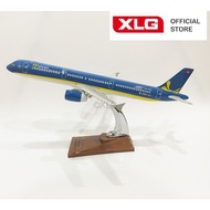 High-end 32 cm VNA Airbus A350 900 Vietnamese aircraft model