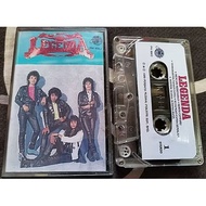 Kaset kumpulan rock LEGENDA