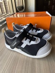 全新COMBI/nice walk成長機能鞋C2101BK(黑白配色）尺碼：18.5cm