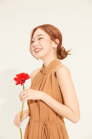 White lady dress [ สินค้าพร้อมส่งค่ะ ]