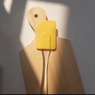 Spatula pengaduk adonan kue