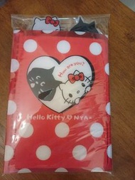 文具類
：2018 台版hello kitty x nya net 貓活頁單行簿