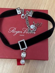 roger viver chocker