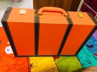 (自出價/可議價) 行李箱 復古皮革箱 手提箱 野餐箱 吊飾收納 化妝品收納 裝置藝術 新年倒數 #2020掰掰
