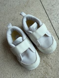 ASICS 幼稚園 白鞋 室內鞋 2對$50