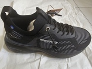 Discovery Expedition Jogger Max Slipon 黑色運動鞋