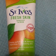 St. Ives Fresh Skin Face Scrub 170g st