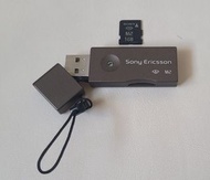 Sony Ericsson 的Memory Stick Micro (M2) 記憶卡 1GB及其USB 讀卡機