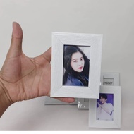 2R PHOTO FRAME / MINIMALIST 2R PHOTO FRAME WITH POLAROID PHOTOS