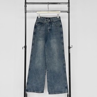 Atipashop - SOLVE STRAIGHT ATP JEANS กางเกงยีนส์ ขายาว ทรงกระบอกกลาง ดีเทลปัก Atipa ด้านหลัง