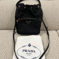 Prada 尼龍 水桶包 附揹帶 女神款 林允兒