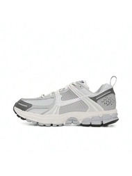 1 คู่ รองเท้าผ้าใบ Retro Low-Top เด็กผู้ชาย VOMERO 5 (GS) ปี 2024 HF6998-002