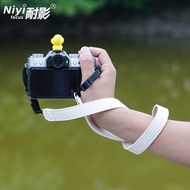 NiYi Focus | Retro Adjustable Camera Strap for Canon G7X2 G7X3 Fuji a7m4 Sony R50 Z30 Mirrorless