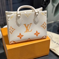 LOUIS VUITTON 路易威登 LV包包 OnTheGo PM by The Pool 手拿 斜揹包 M46513