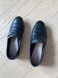 Ecco黑色皮鞋