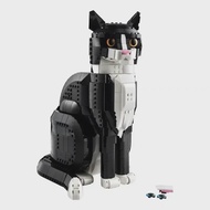 2024 ใหม่ 43247 Young Lion Tuxedo Cat 21349 ชุดจอแสดงผลชุดตกแต่งอาคารบล็อกอิฐของเล่นสําหรับเด็กคริสต