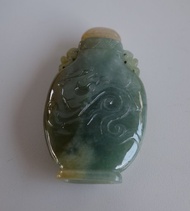 snuff bottle天然三彩翡翠鼻煙壺 鼻煙壺 回首螭龍 翡翠 jade文玩