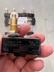 Công tắc hành trình Z-15GQ22-B MADE IN JAPAN giới hạn đứng có bánh xe kim loại