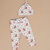 Newborn clothes set of 2: baby knot hat and leggings, size 0-3 months