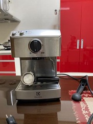 Electrolux 半自動咖啡機