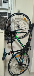 Giant contend SL2 Road Bike with Pump