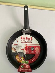 Tefal特福法國製礦石易潔煎鍋 26cm $320