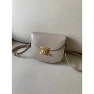 CELINE Original Leather Classic Style TEEN BESA TRIOMPHE Glossy Cow Leather Handbag Arc de TRIOMPHE 