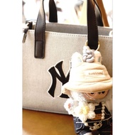 Pass popmart labubu v1 (fake product without clothing set)