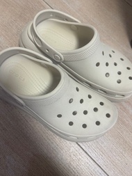 Crocs Classic Crush 厚底鞋 米白色