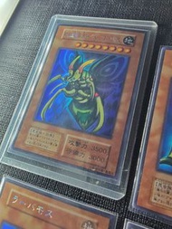 【Fancard】#遊戲王 #OCG #TCG #Yu_Gi_Oh 遊戯王 初版 無角 無標 UR 究極完全態・グレート・モス／究極完全態大飛蛾 稀有舊版銀碎字鐳射閃咭 進化鏈一套4張＜觀賞用＞ #D