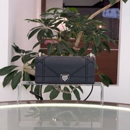 Dior迪奧Diorama黑色中號盾牌鏈條包