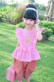ชุดไทยเด็กผู้หญิง ✅พร้อมส่ง✅#ND ชุดไทยเด็กปีกหงส์ เสื้อลูกไม้ฉลุเนื้อนิ่ม โจงผ้าพิมพ์ทอง