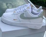 全新 Nike sneakers男女情侶款悠閒鞋波鞋運動鞋休閒鞋鞋子sport shoes sportty wearing出街返工返學輕便舒服鞋生日禮物送禮節日禮物birthday gifts 輕跑鞋