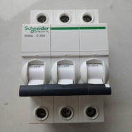 Mcb Breaker Schneider 3 phase IK60a C32A Removed Still Good