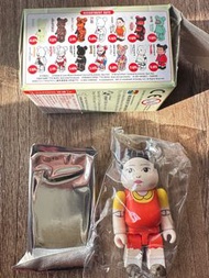 Bearbrick series 44 魷魚遊戲 魷魚妹 squid game medicom toy figure 公仔 玩具
