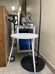 白色圓形小鐵茶几